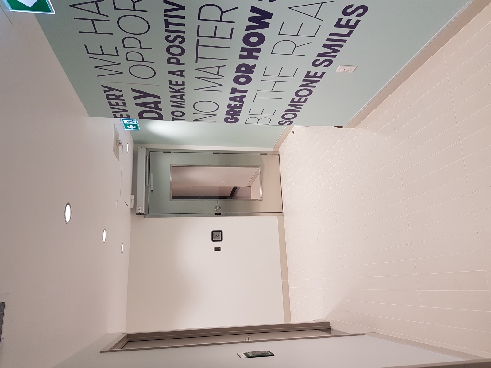 40 King Street West — Photo 2